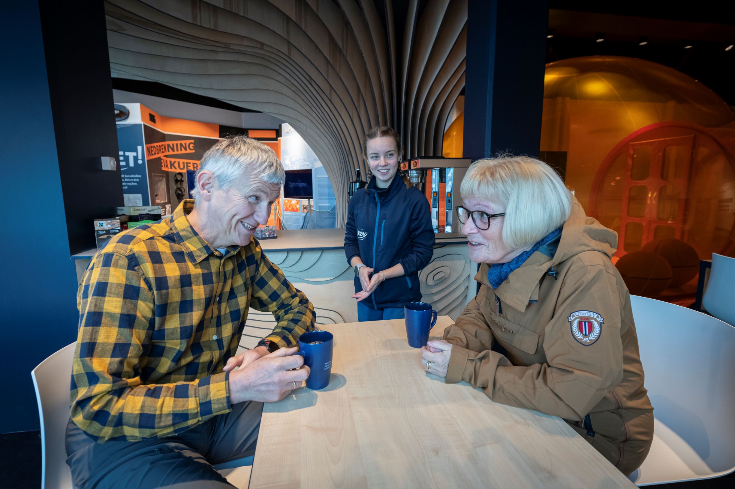 På besøk Aurora Salmon Centre, Skjervøy