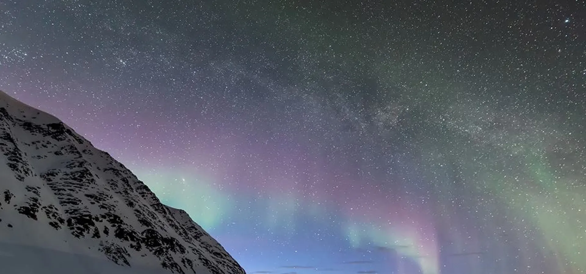 Chasing Aurora With  Minibus  and Samicamp team ( including 3 course sami dinner) 