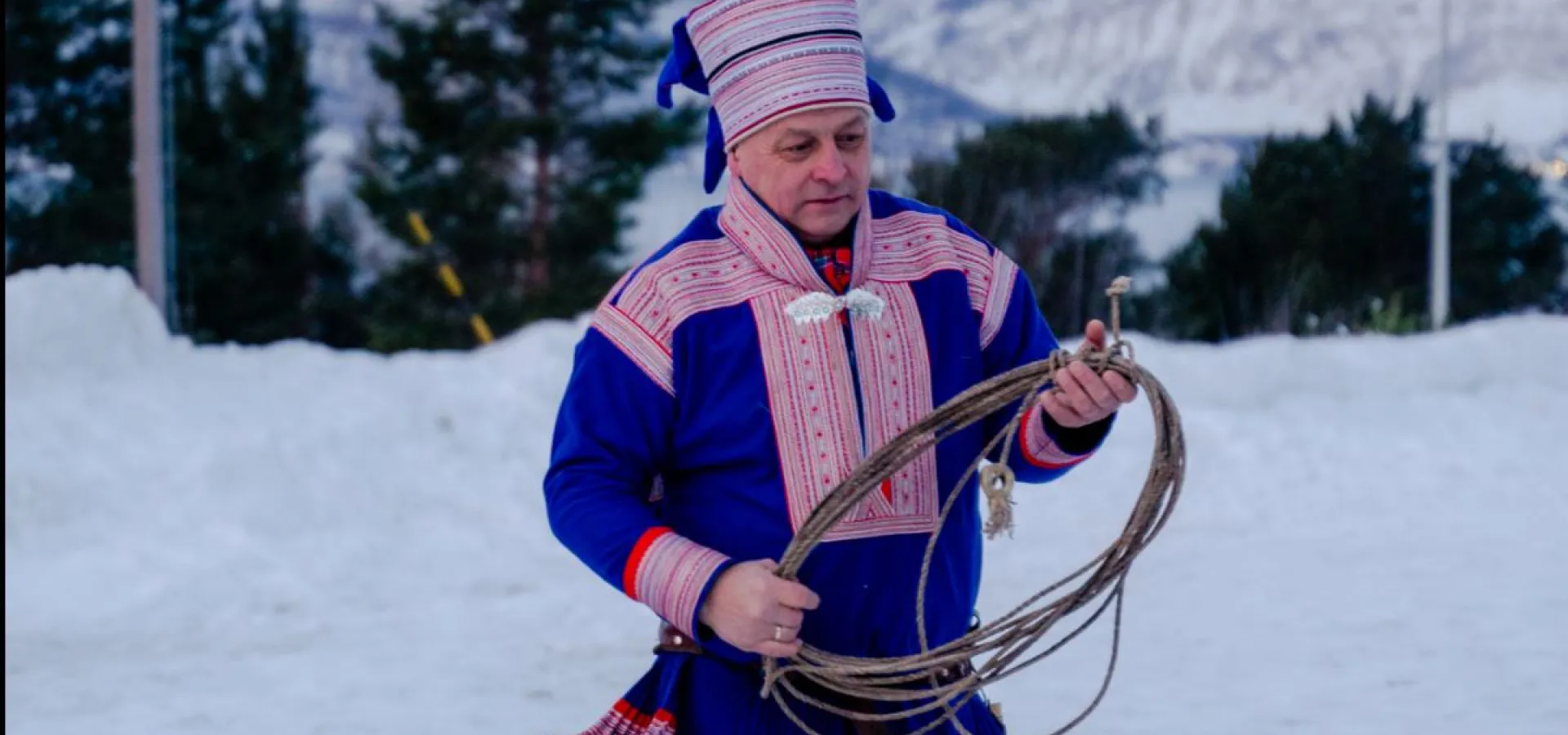 Reindeer Encounter & Sámi Culture Experience