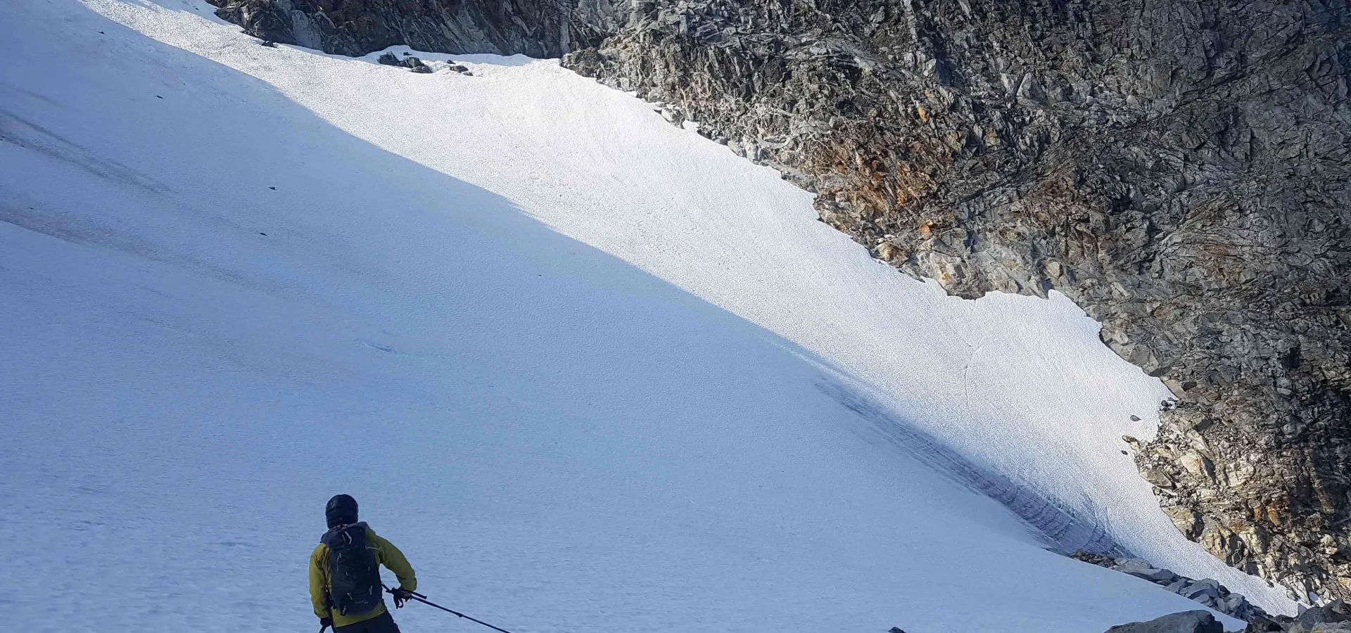 Sommertopptur på ski med Lyngen Ski & Klatring