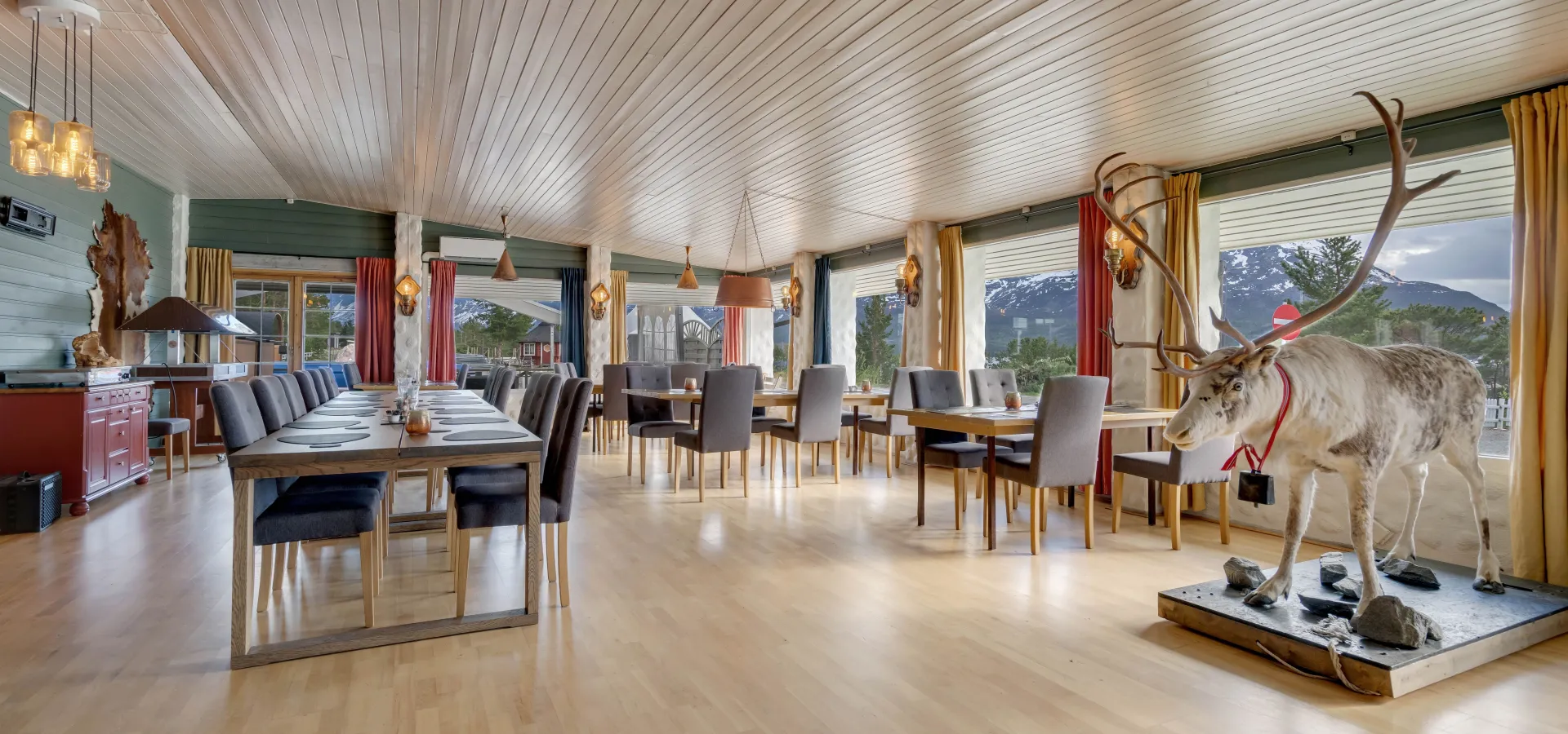 Restaurant at Lyngenfjord Hotel