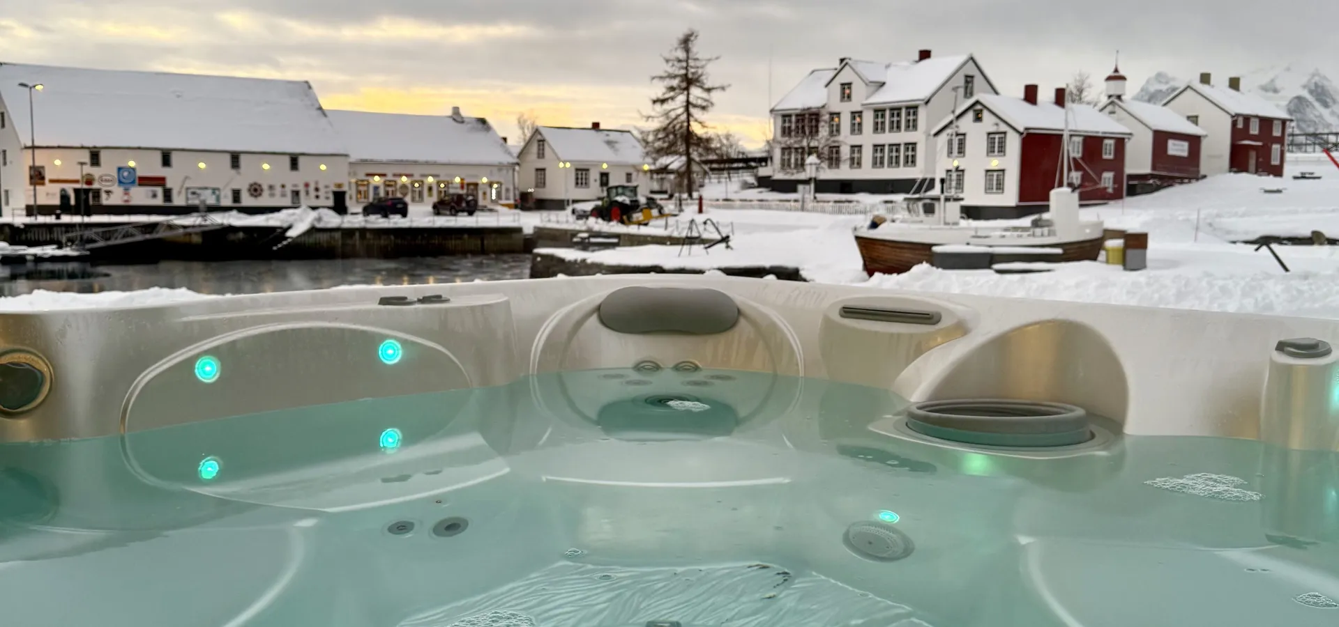 Sauna og jacuzzi ved historiske Havnnes Handelssted