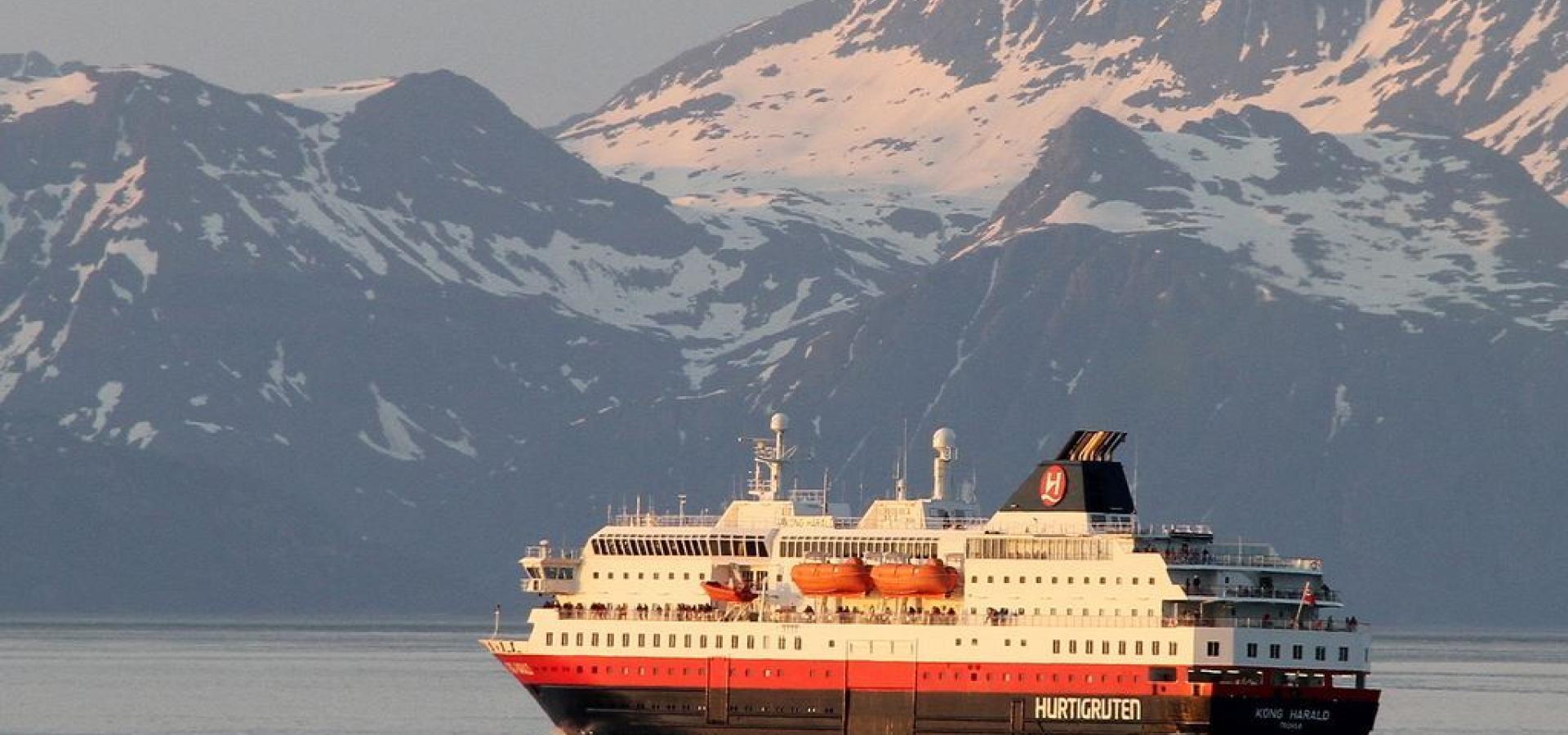 Explore the Arctic – Reisa National Park and Hurtigruten