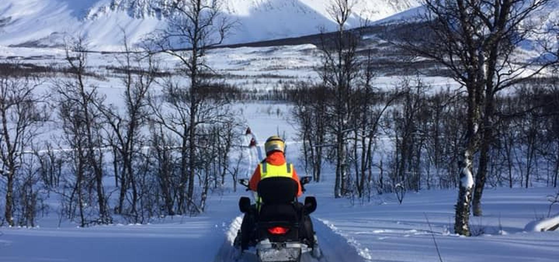 Snøskutertur oppmøte Camp Troll Lyngsalpene - Aurora Adventure