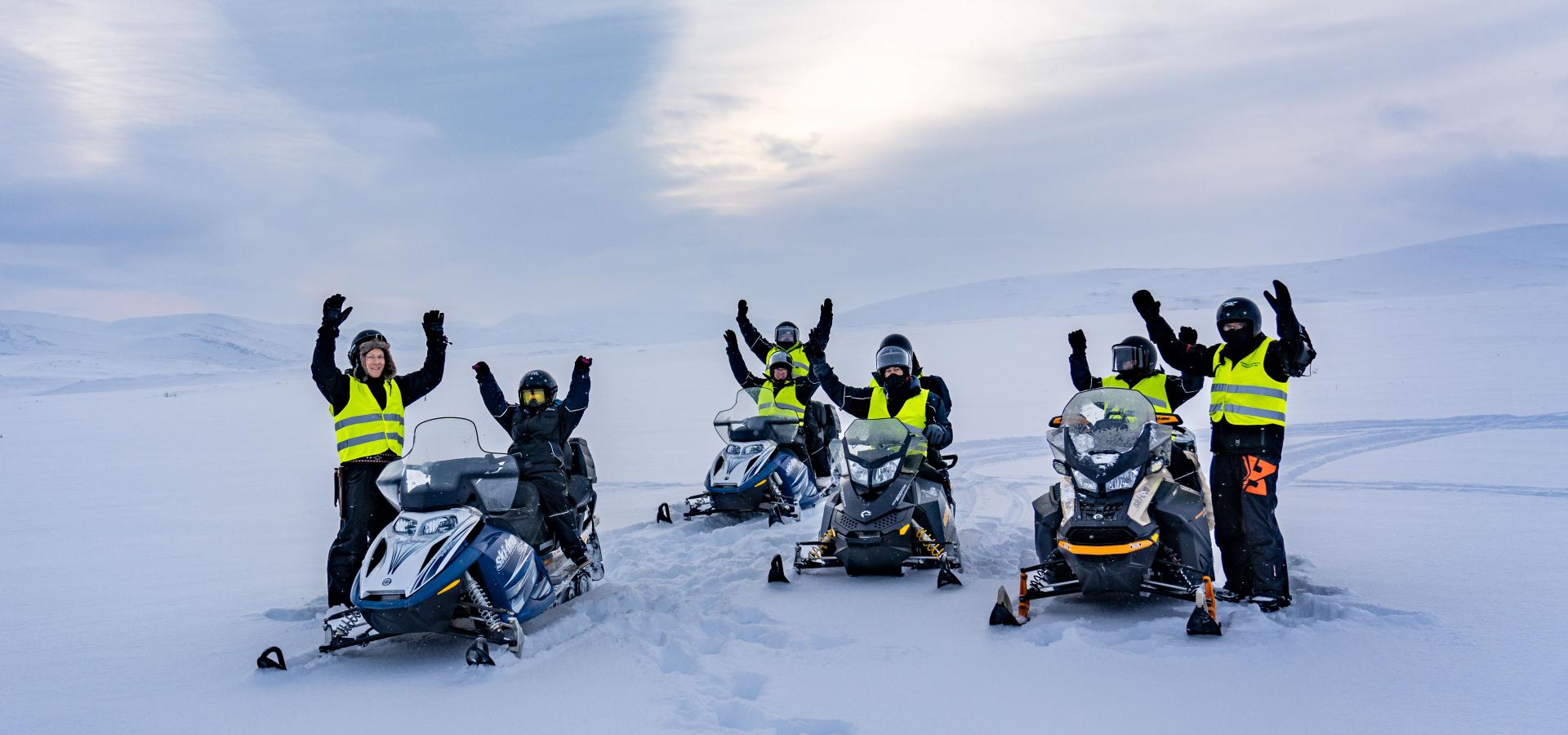 Snowmobile and icefishing Safari - Self driven - Amazing Troms