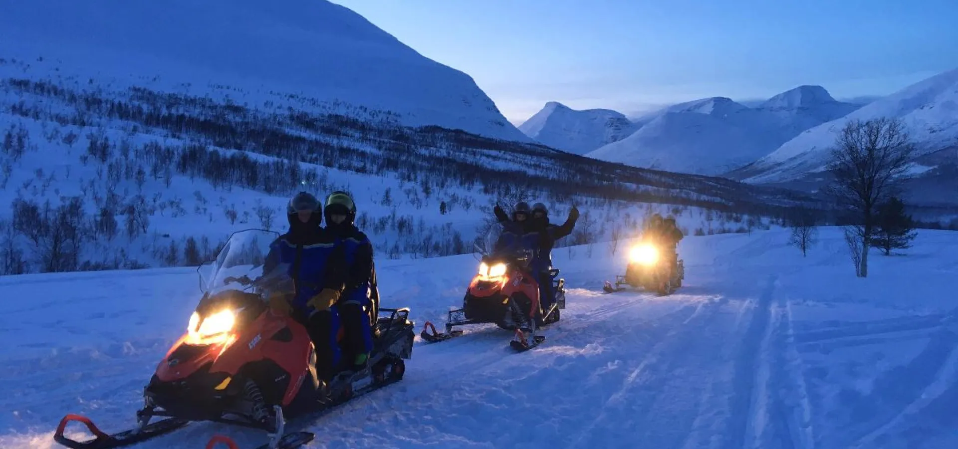 Snøskutersafari i nordnorsk natur - kveldstur med North Experience
