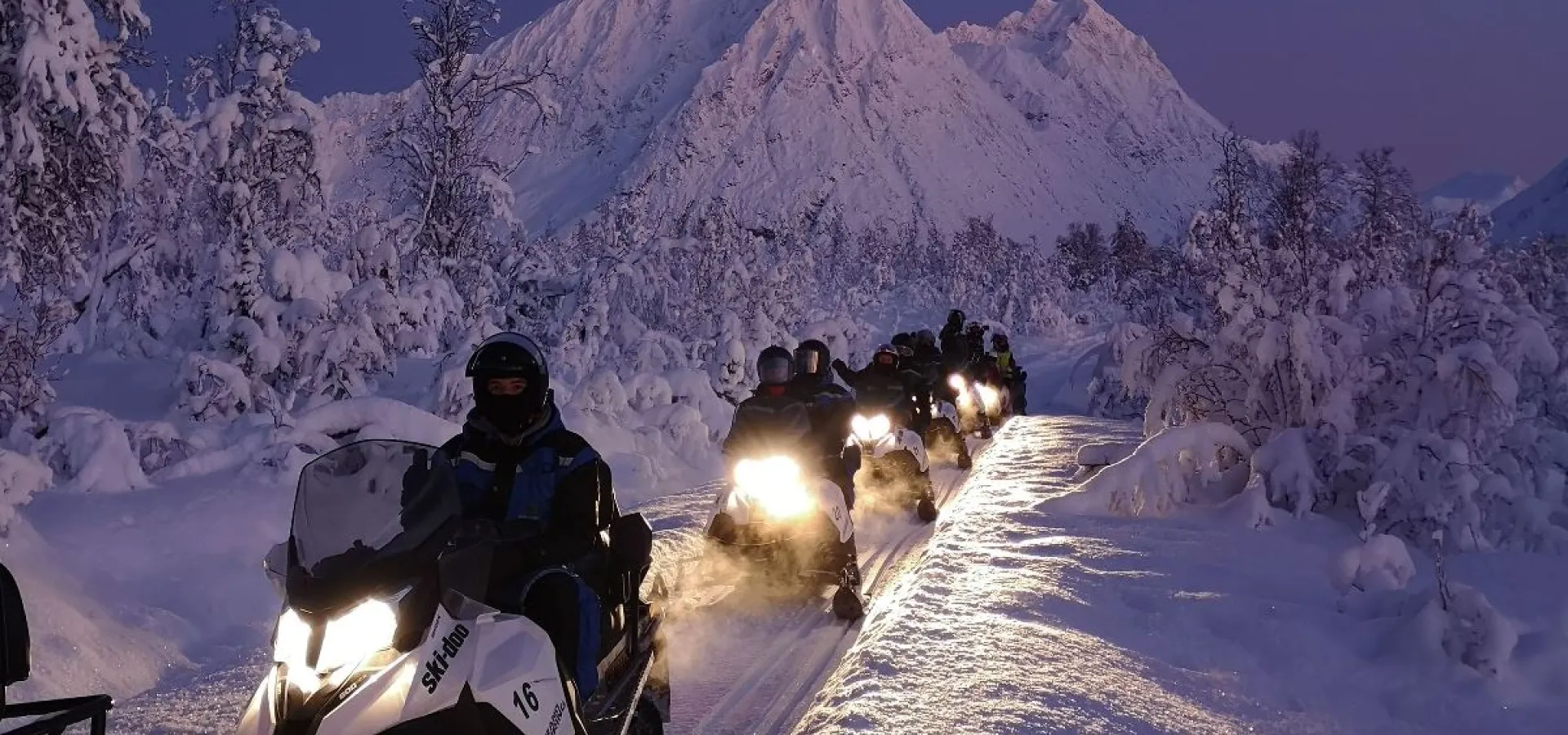 Lyngen Safari Lyngen Safari - Snowmobile