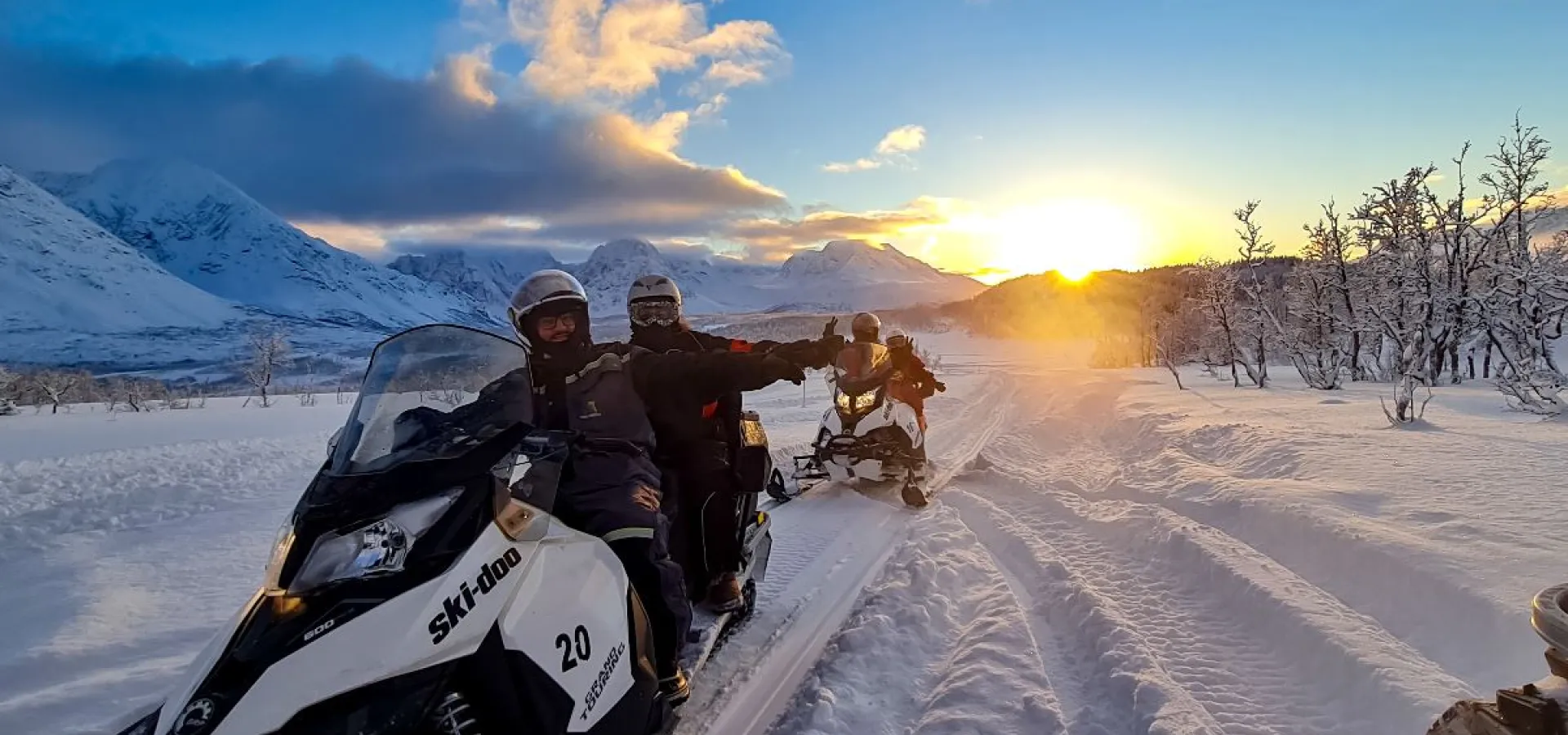 Lyngen Safari Lyngen Safari - Snowmobile
