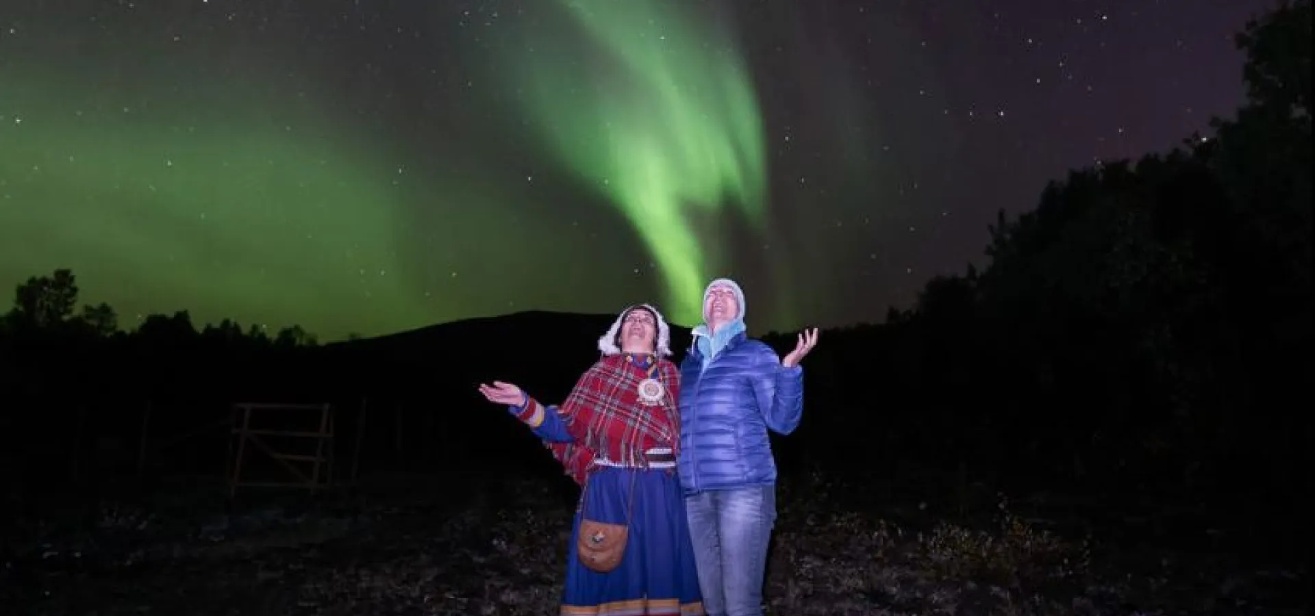 Eksklusiv Jakten på nordlyset med gjengen fra Sami Camp (inkludert mating av reinsdyr)