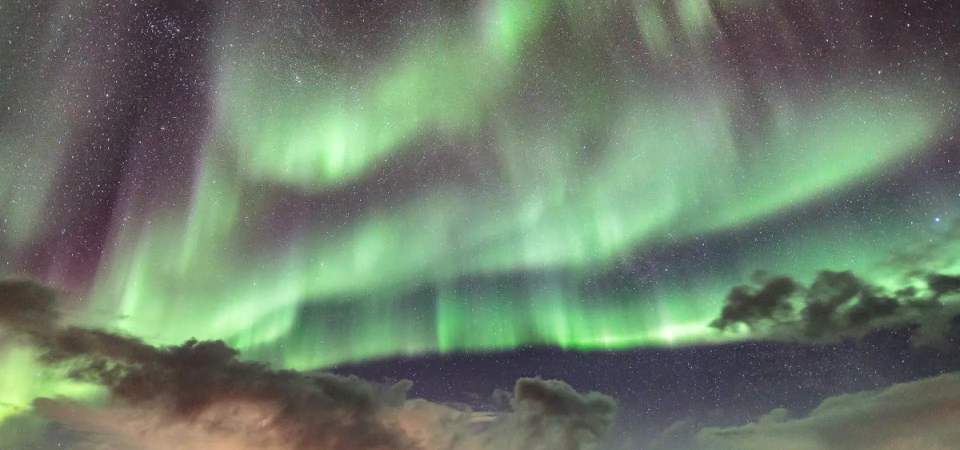 Nordlys skutersafari i de vakre Lyngsalpene med XLyngen