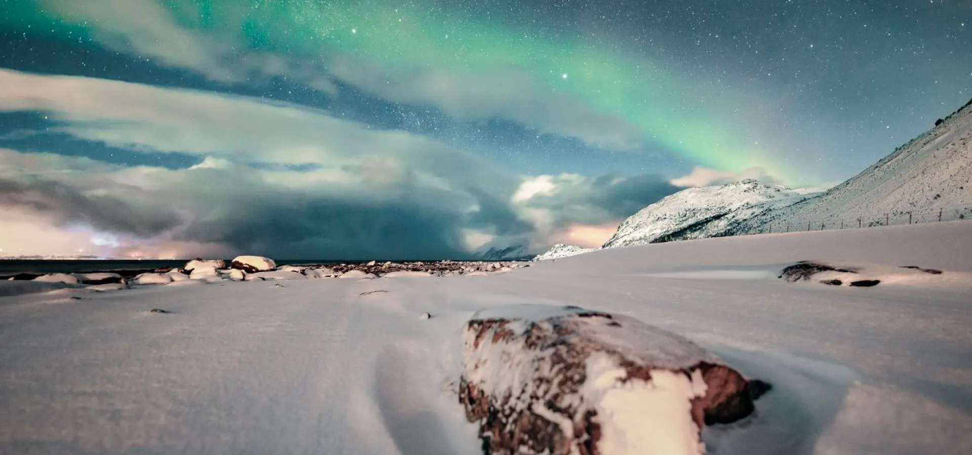 Nordlys skutersafari i de vakre Lyngsalpene med XLyngen