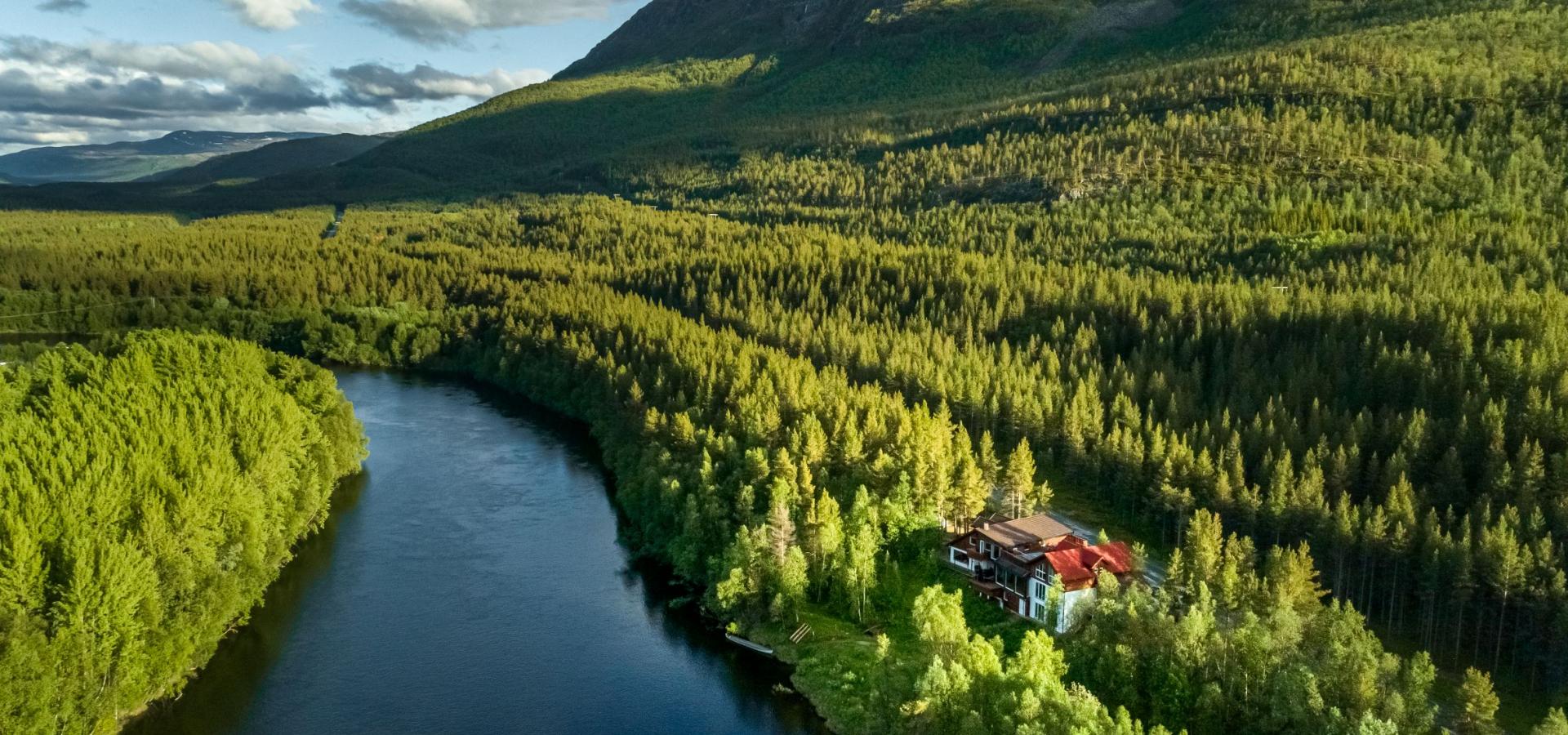 Reisastua Lodge ved Reisaelva i Nord Norge