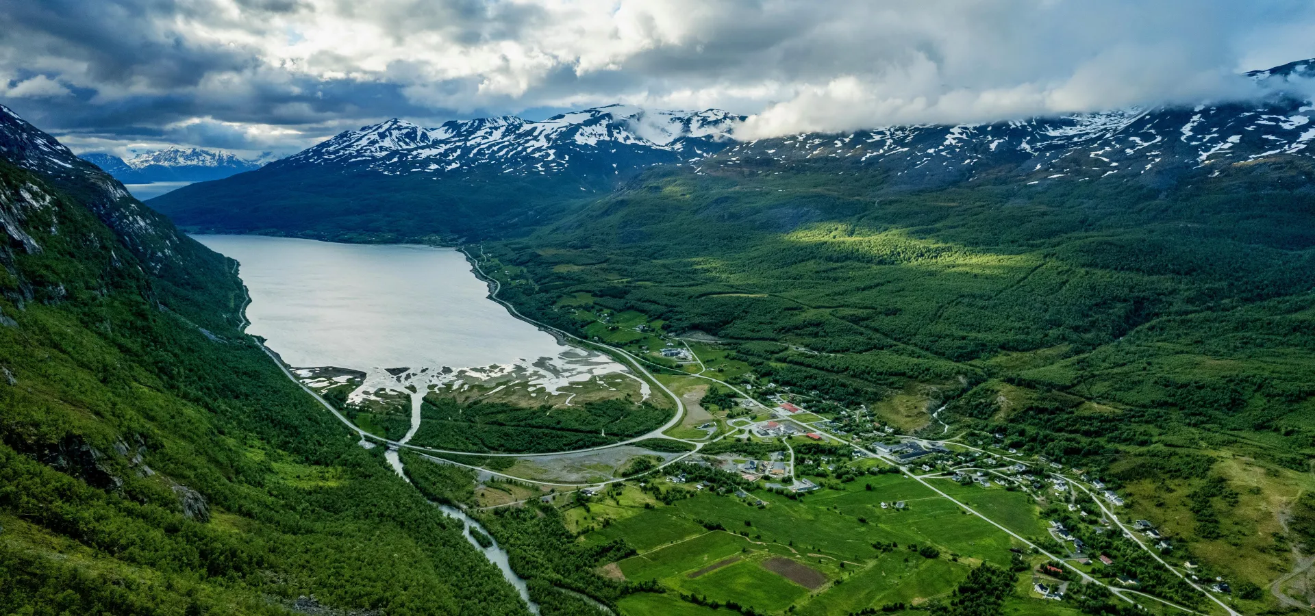 Birtavarre from a bird perspective