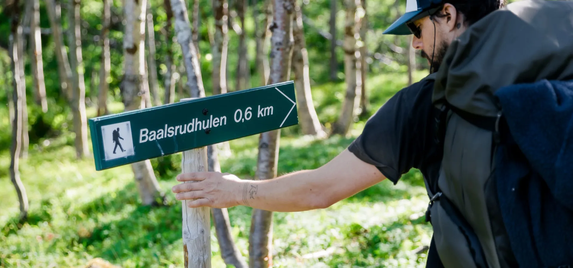Hiking to the Baalsrud cave in Manndalen, Kåfjord