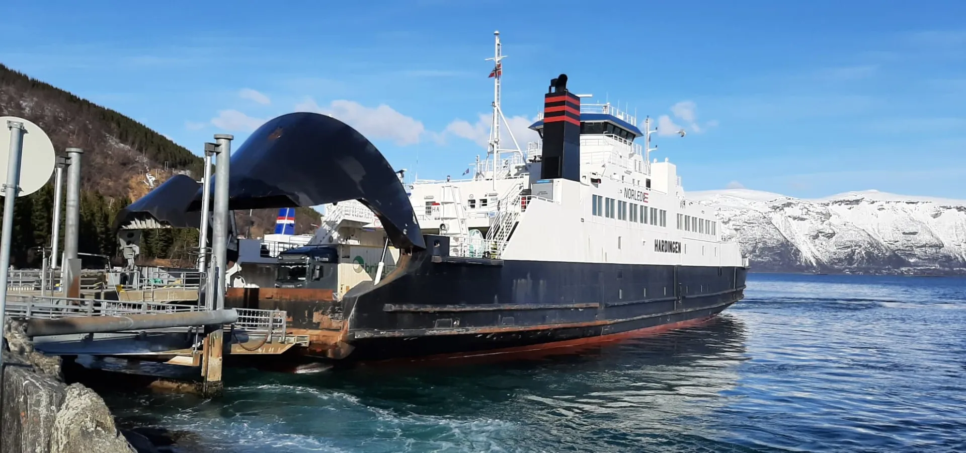 Ferry onboarding in Lyngseidet Fergekai