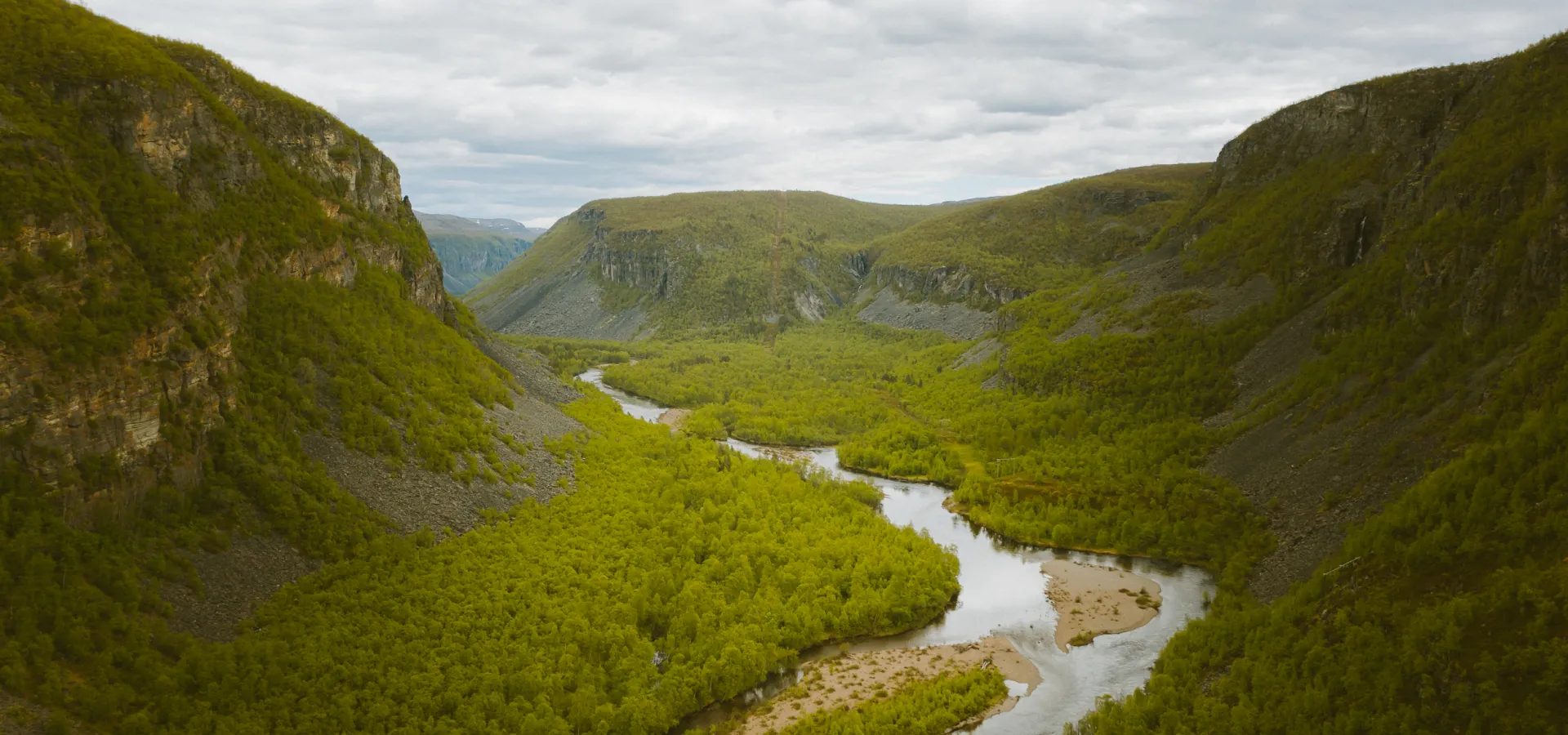 Reisaelva og Reisadalen sett fra et fugleperspektiv