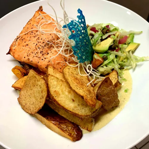 Middag servert ved hotel maritim Skjervøy