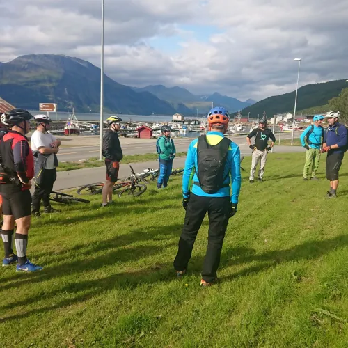 Stisykkelguidekurs utendørs i Skibotn