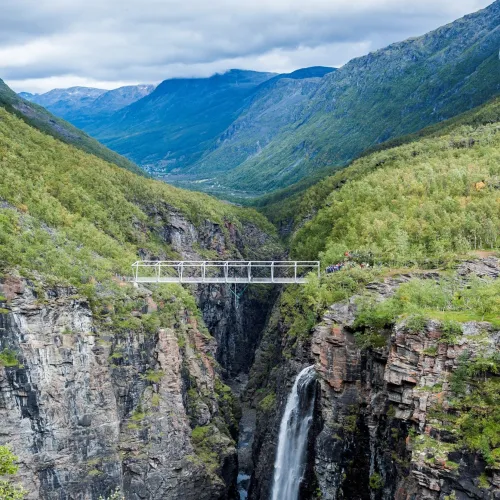 Gorsabrua over juvet i Kåfjorddalen