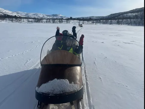 Avgang MANNDALEN: Skutertur i vakre Skibotndalen 