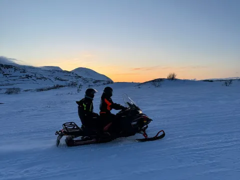 Avgang TROMSØ: Skutertur i vakre Skibotndalen - lunsj først
