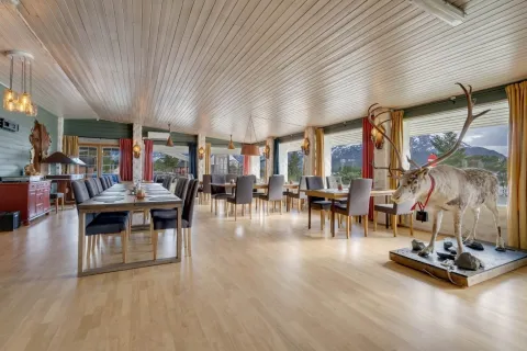 Lyngenfjord Hotel