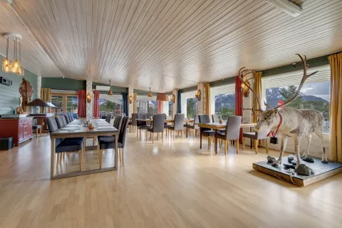 Lyngenfjord Hotel