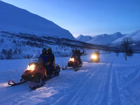 Snøskutersafari kveldstur - med North Experience - oppmøte Hatteng