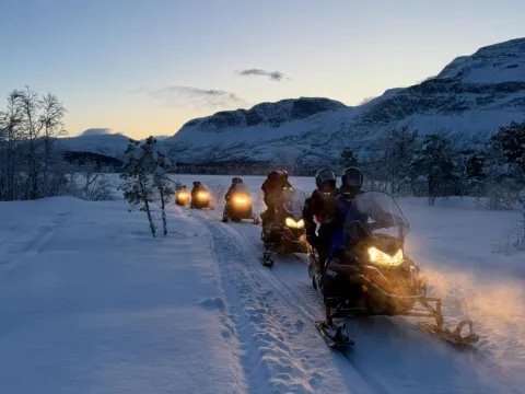 Avgang Lyngenfjord Hotel: Skutertur i vakre Skibotndalen 