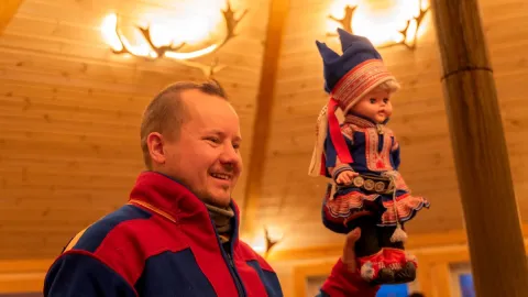 Reindeer Feeding and Sami Culture with a Chance of Northern lights with Dinner in Autumn