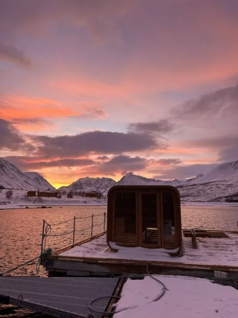 XHale - Flytende Sauna ved XLyngen