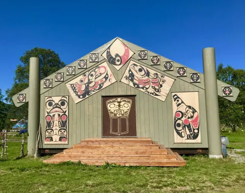 Nisg̱a’a huset på Riddu-sletta