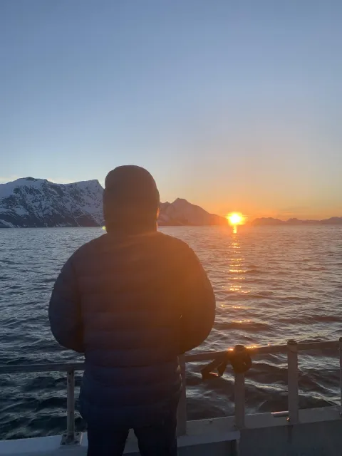 Guidet fisketur eller båtsightseeing med Koppangen Brygger