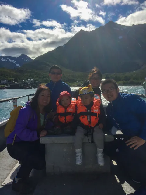 Guidet fisketur eller båtsightseeing med Koppangen Brygger
