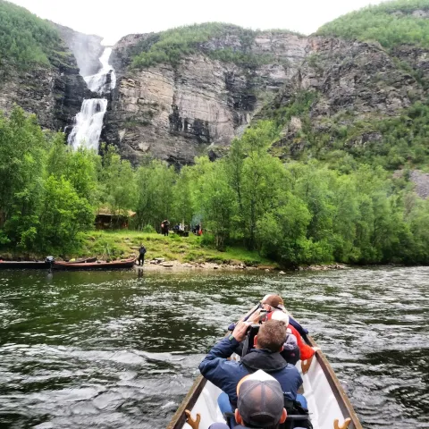 Elvebåttur til fantastiske Mollisfossen i Reisa Nasjonalpark - Reisabåt