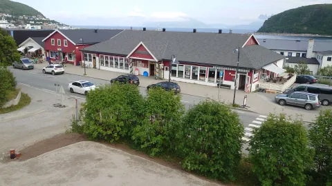 På Hjørnet kafeen på Skjervøy