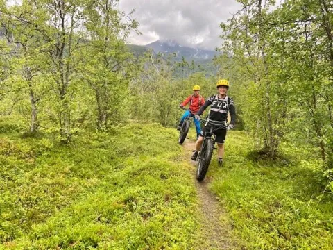 Guidet fatbiketur i Lyngen