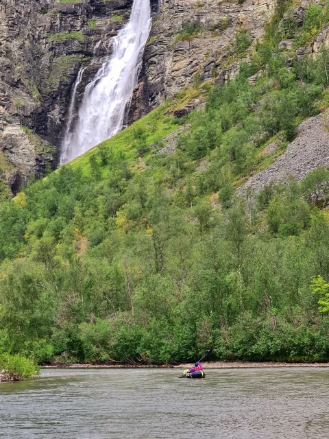 Packraft Reisa river