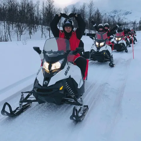 Snøskutertur oppmøte Camp Troll Lyngsalpene - Aurora Adventure