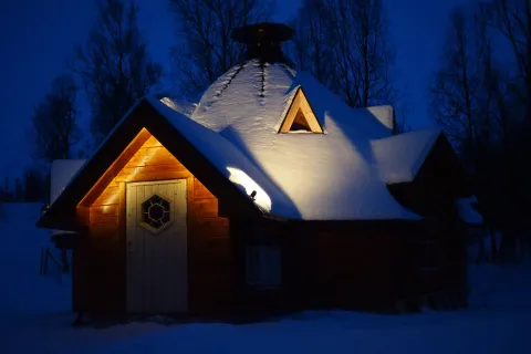Snøskutertur oppmøte Camp Troll Lyngsalpene - Aurora Adventure