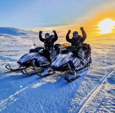 Snowmobile and icefishing Safari - Self driven - Amazing Troms