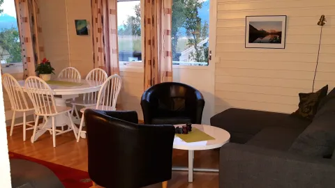 Hytte 3, Tjelden