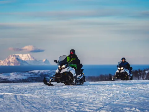 Snøskutersafari i vakre Lyngsalpene - XLyngen