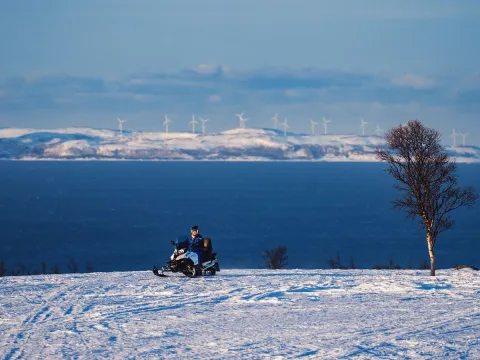 Snøskutersafari i vakre Lyngsalpene - XLyngen
