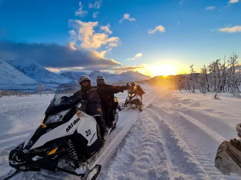 Lyngen Safari - Snowmobile