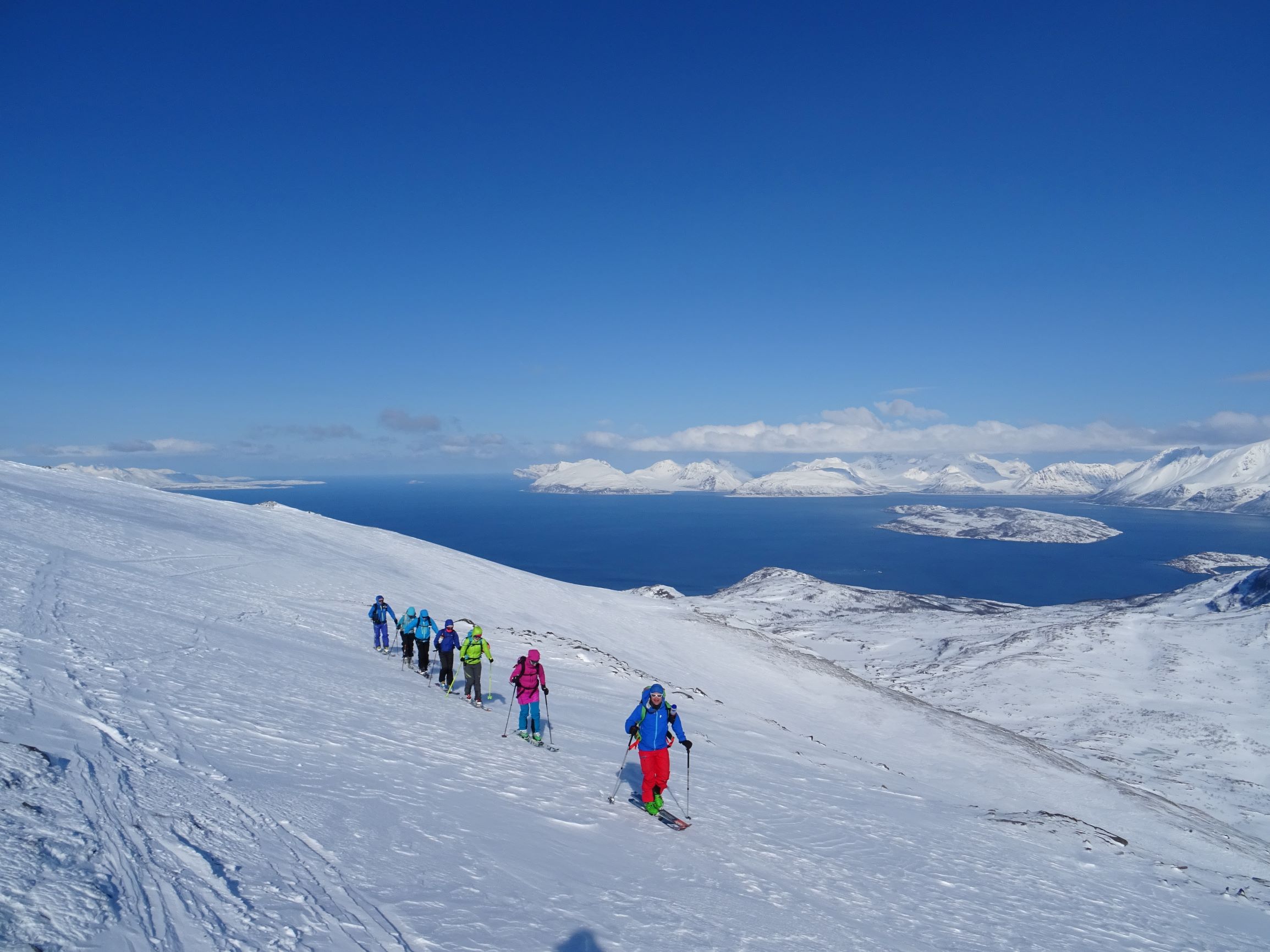 Ski touring days at Uløya in Lyngen | Northern Norway | Visit Lyngenfjord, image size:2309x1732